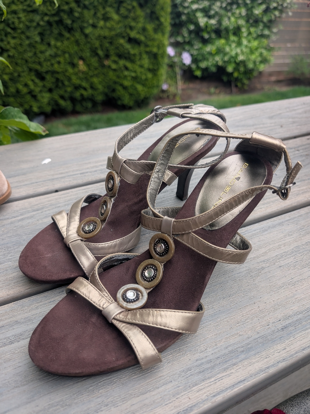Bandolino Metallic Gold Strappy Heels with Brown Insole and Decorative Accents